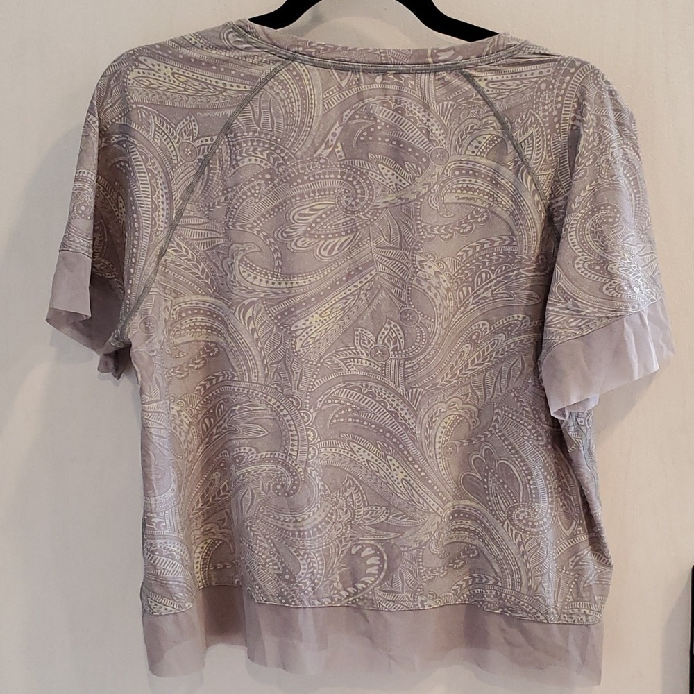 Lululemon Gray Paisley Stripe in Stride Short Sleeve Crop Top - Picture 4 of 6